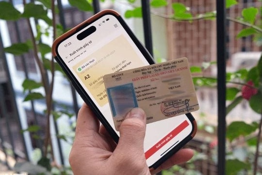 Đã có VNeID nhưng vẫn bị phạt nếu không mang GPLX bản cứng khi ra đường trong trường hợp sau