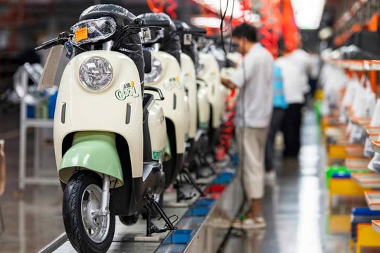 'Thời tới cản không kịp', xe máy điện Trung Quốc ồ ạt đổ bộ vào thị trường hơn 700 triệu dân, có nơi cung không đủ cầu - đâu là nguyên nhân?