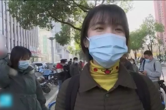 Từng làm luật sư danh giá, người phụ nữ đi làm nhân viên dọn chất thải kiếm 3,5 tỷ đồng/năm thừa nhận: "Việc nhẹ lương cao gấp 5 lần chỗ cũ"