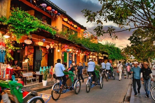 Việt Nam ghi nhận hai chỉ số kinh tế đạt mốc cao kỷ lục trong 4 tháng đầu năm 2026