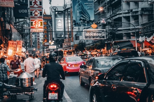 'Thấm đòn' xung đột Trung Đông, láng giềng Việt Nam phải vay gấp hơn 12 tỷ USD, thủ tướng kêu gọi người dân cùng nhau vượt qua khủng hoảng