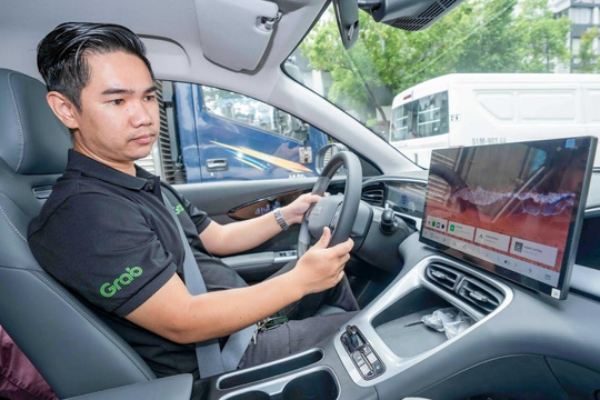 Vừa tuyên bố hỗ trợ điện hóa đội xe 70.000 chiếc trên khắp ĐNÁ, Grab lập tức có bước đi mới tại Việt Nam