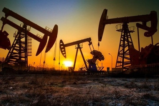 Giá dầu tiếp đà lao dốc, WTI lùi sâu về 90 USD/thùng
