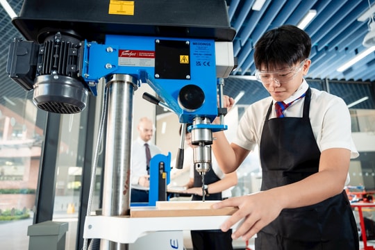 Vingroup vừa làm nên lịch sử, sau 4 năm hợp tác với hệ thống giáo dục danh giá bậc nhất Vương Quốc Anh