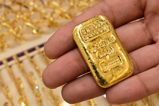 Giá vàng tăng mạnh nhất hơn 1 tháng, chuyên gia cảnh báo: Tin tức có thể đảo chiều