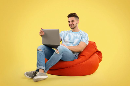 Dùng AI quá 10 phút/ngày? Bạn đang tự "hủy hoại" bộ não mình mà không biết!