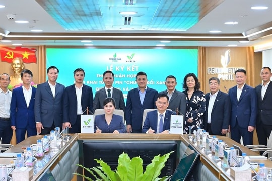 Công ty của tỷ phú Phạm Nhật Vượng bắt tay PVOIL lắp đặt 3.000 tủ đổi pin xe máy điện tại cây xăng đến hết tháng 6