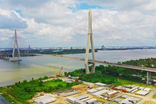 Khối bê tông từ độ cao hàng chục mét đổ sập hoàn toàn, nhưng Việt Nam vẫn thành công đưa công trình hơn 340 triệu USD về đích và lập kỷ lục Đông Nam Á