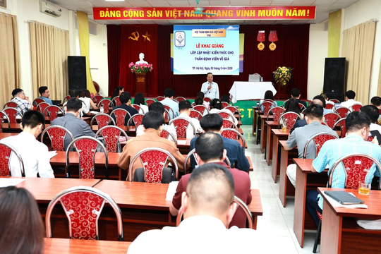 Khai giảng 2 lớp cập nhật kiến thức về thẩm định giá tại Hà Nội
