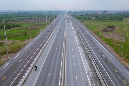 Việt Nam có một tuyến đường rộng kỷ lục 14 làn xe, kết nối 2 cao tốc trị giá 2,4 tỷ USD
