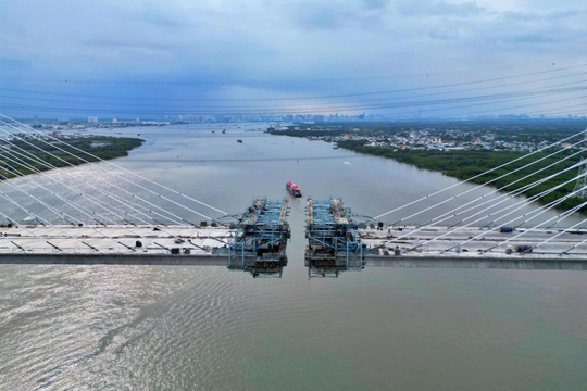 Việt Nam sắp sở hữu cầu dây văng nhịp chính 300m với tĩnh không thông thuyền cao kỷ lục chưa từng có trong lịch sử