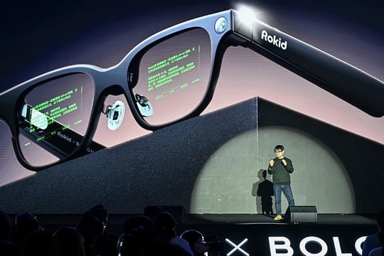 Kính Ray-Ban gắn AI của Meta: Thiết bị tương lai hay công cụ giám sát trá hình?