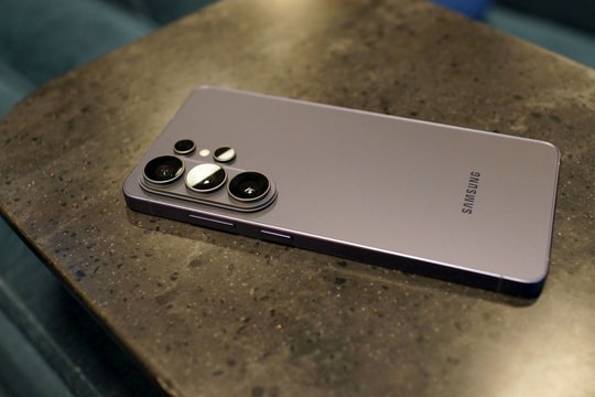 Làm rơi Galaxy S26 Ultra khiến màn hình vỡ tan, tôi tưởng "thế là hết" thì tính năng độc đáo này đã cứu tất cả