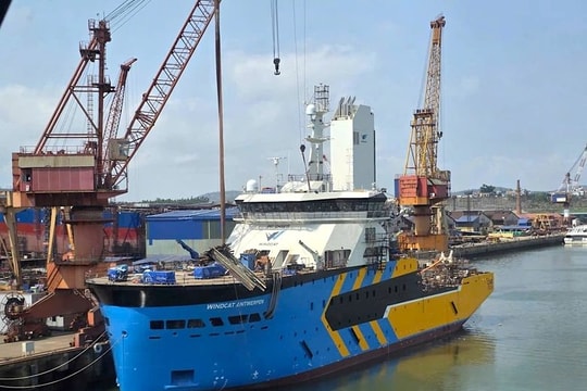 2.400 công nhân ở Quảng Ninh dồn lực đóng 19 con tàu hơn 5.500 tỷ đồng: Có sân bay trực thăng, du thuyền 120m