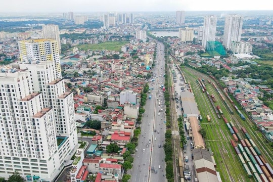 Tuyến quốc lộ dài 36km, rộng 90m, quy mô 10 làn xe, vốn đầu tư 6 tỷ USD do Vingroup đầu tư dự kiến khởi công ngày 19/5