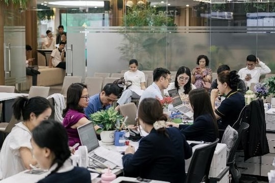 Hàng trăm khách hàng hồ hởi ký thủ tục khu Đảo Ngọc, nhẹ nhõm vì đã mua được căn nhà ưng ý