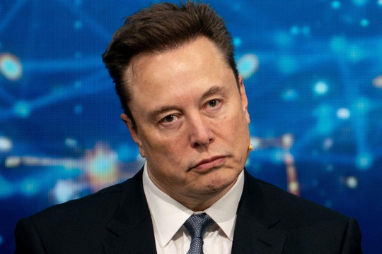Lượt tải xuống giảm 60%, Elon Musk thừa nhận Grok chỉ là "công ty nhỏ nhất" trong cuộc đua AI