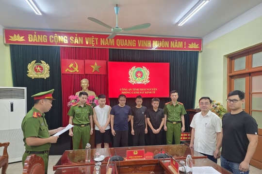 Bắt nhóm tài xế "hack" cước Xanh SM: dùng thiết bị 500.000 đồng để vô hiệu hóa cảm biến xe VinFast