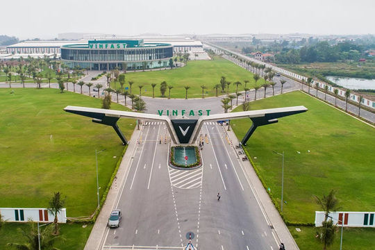 Lãnh đạo VinFast nói gì về nghi vấn từ bỏ ngành ô tô?
