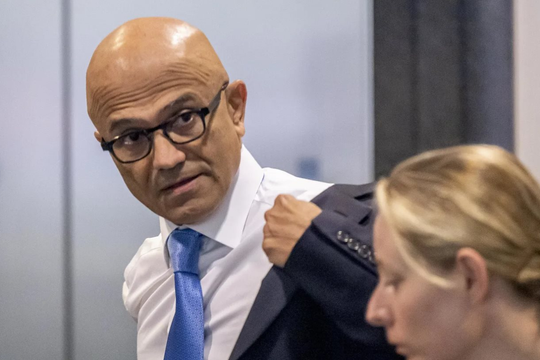 Lời tự thú gây sốc của CEO Satya Nadella: Sợ hãi chính OpenAI dù cam kết chi 100 tỷ USD đầu tư, lịch sử 40 năm IBM bị Microsoft soán ngôi vẫn chưa phai