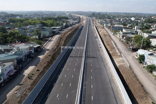 WB dự báo GDP Việt Nam năm 2026 giảm còn 6,8% do biến động toàn cầu