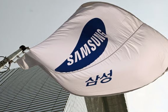 Từng phải xin lỗi vì tụt hậu, Samsung Electronics hiện không còn phải cúi đầu: Vốn hóa chạm mốc 1.000 tỷ USD, loạt khách hàng ‘khát chip’ ồ ạt tới ký hợp đồng