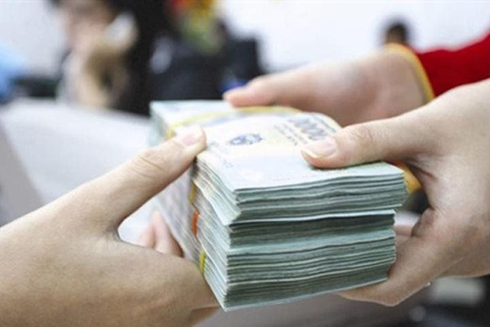 Cụ ông rút hơn 400 triệu tiền tiết kiệm sau 5 năm "quên" tất toán rồi kiện ngân hàng đòi thêm lãi