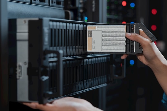 Synology giới thiệu PAS7700 – hệ thống lưu trữ hiệu năng cao cho AI và trung tâm dữ liệu