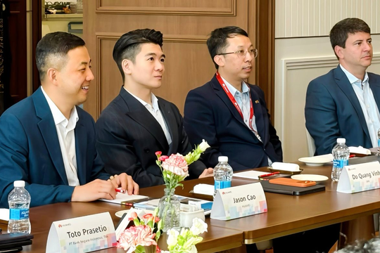 Phó Chủ tịch SHB Đỗ Quang Vinh xuất ngoại đi học: "Đi 1 ngày đàng học 1 sàng khôn"