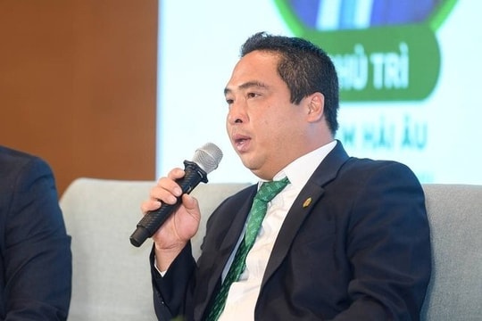 Ông Lưu Bách Đạt - TGĐ Hoá chất Đức Giang làm Chủ tịch công ty sản xuất ắc quy thay ông Đào Hữu Huyền 