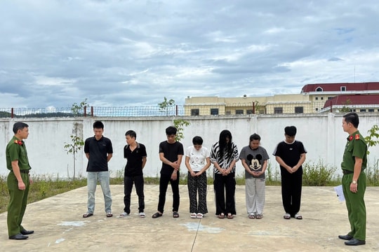 Lương chỉ 12 triệu - 17 triệu/tháng nhưng tài khoản ngân hàng giao dịch hàng chục tỷ đồng: Công an bắt nhiều thanh niên sinh năm 2001, 2003,...