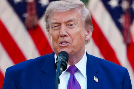 Chưa từng có: Ông Trump mua bán chứng khoán 3.700 lần trong 3 tháng, trung bình mỗi ngày thực hiện 50 giao dịch