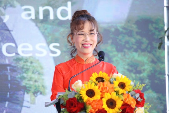 Đã giúp hàng triệu người dân lần đầu tiên có cơ hội bay với chi phí hợp lý, tỷ phú Nguyễn Thị Phương Thảo cam kết giúp hàng không Việt Nam tiên phong vươn ra toàn cầu
