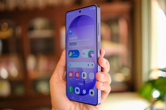 Mẫu điện thoại giá rẻ của Samsung mà lại bán chạy hơn cả Galaxy S26 Ultra: Giá ở Việt Nam chỉ 3 triệu