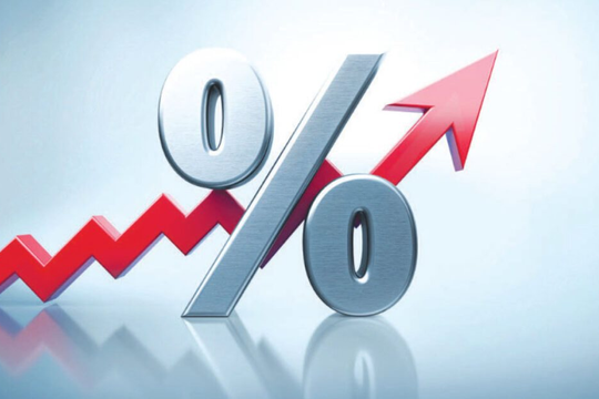 Vì sao gửi tiết kiệm cùng một ngân hàng cùng kỳ hạn, có người lãi suất chỉ 6,5%/năm, có người được tận 8,5%/năm?