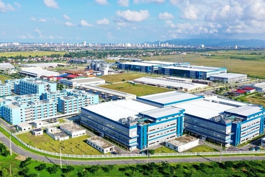 Cổ phiếu SIP “bốc hơi” gần 15% sau một tháng: Đà giảm còn kéo dài?