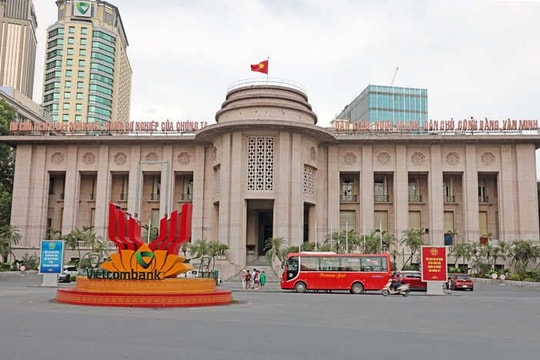 Các ngân hàng vay nhau qua đêm tới 11%/năm, Ngân hàng Nhà nước bơm mạnh VND