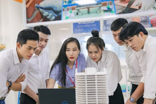 Ngành học cực khát nhân lực, cần 500.000 người/năm, thu nhập từ 30-45 triệu đồng/tháng: Hàng loạt "siêu dự án" hứa hẹn cơ hội việc làm khủng