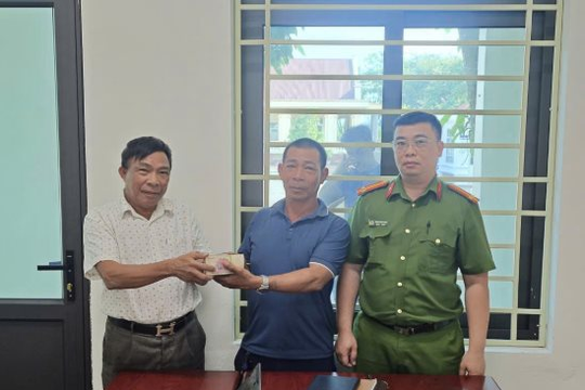 Người đàn ông SN 1966 bất ngờ được chuyển khoản 208.900.000 đồng, lập tức trình báo công an truy tìm nguồn gốc số tiền