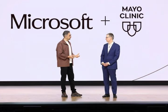 Microsoft “bắt tay” gã khổng lồ y tế: Kỷ nguyên bác sĩ AI chính thức bắt đầu?