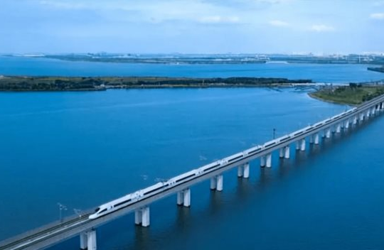 "Quái vật" hạ tầng dài nhất thế giới được 10.000 người dựng lên trong 3 năm, lập kỷ lục ngay khi khánh thành khiến Trung Quốc cũng phải nể phục
