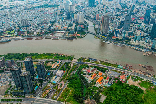Ít ai ngờ, khối bê tông hơn 100.000 tấn được dìm sâu 27m dưới lòng sông, tiếng "rầm" vang lên sau đó tạo nên kỳ tích lớn nhất Đông Nam Á