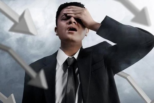 Chứng khoán Việt Nam sẽ ra sao sau phiên “rơi tự do” gần 50 điểm?