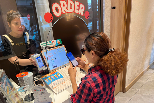 Thấy gì từ việc người Việt dùng Alipay mua trà sữa KOI Thé?