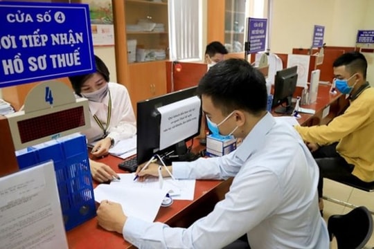 Loạt người nộp thuế có tài khoản tại Vietcombank, Agribank, VietinBank... bị cưỡng chế trích tiền để thu hồi nợ thuế