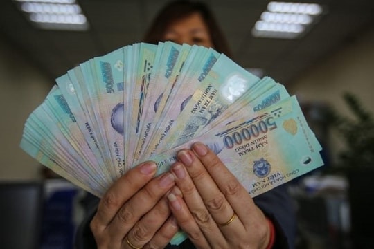 Phát hiện 50 tờ tiền 500.000 đồng bị bỏ lại trên chuyến tàu đi từ TP.HCM