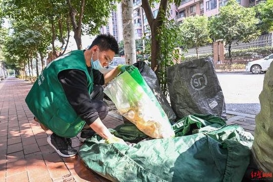 Phát hiện 1 chuyên viên phân tích tài chính bỏ việc kiếm hơn 77 triệu đồng/tháng nhờ thu mua phế liệu