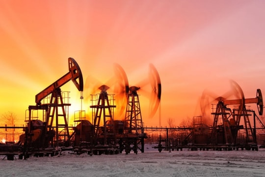 Chiều nay, giá dầu tiếp tục giảm mạnh sau động thái của tổng thống Mỹ Donald Trump