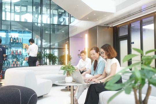 Cổ phiếu ưu đãi rẻ hơn thị giá hàng chục lần, nhân sự một Tập đoàn hưởng lợi trên 2.400 tỷ đồng 