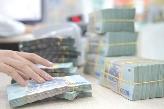 Tài chính tuần qua: Lãi suất tiết kiệm 12 tháng cao nhất 7%/năm, thị trường trái phiếu “bùng nổ”